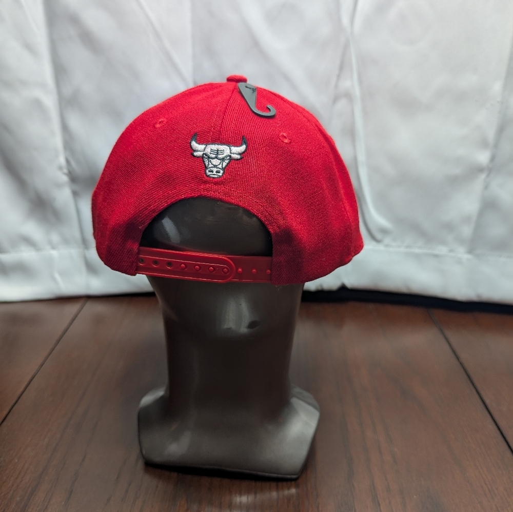 Chicago Bulls NBA Ultra Game Snapback Hat - Picture 3 of 5